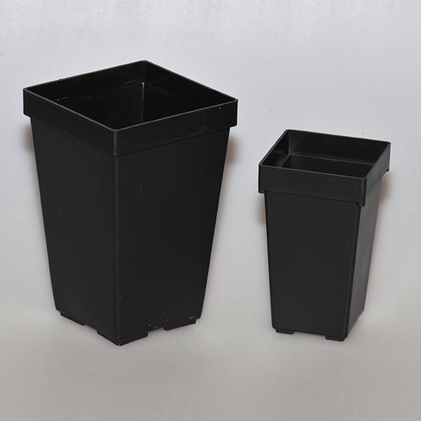 Auslaufartikel: Tiefe Vierkantkunststofftöpfe, 7 x 7 x 11 cm, 10 Stück